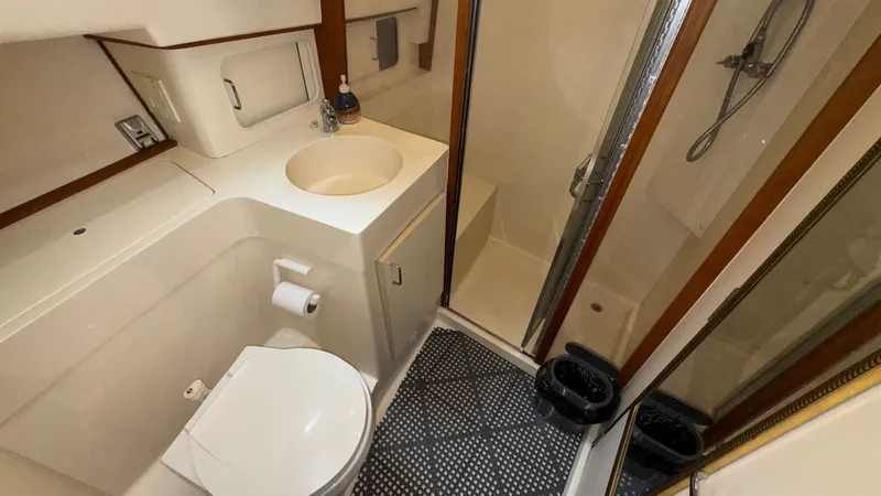 Nomo Yacht Photos Pics 1999 Mainship 350 Wet Head