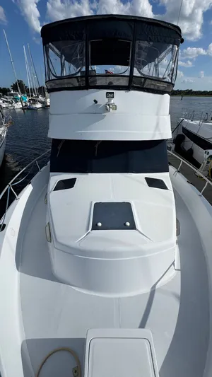 Nomo Yacht Photos Pics 1999 Mainship 350 Bow