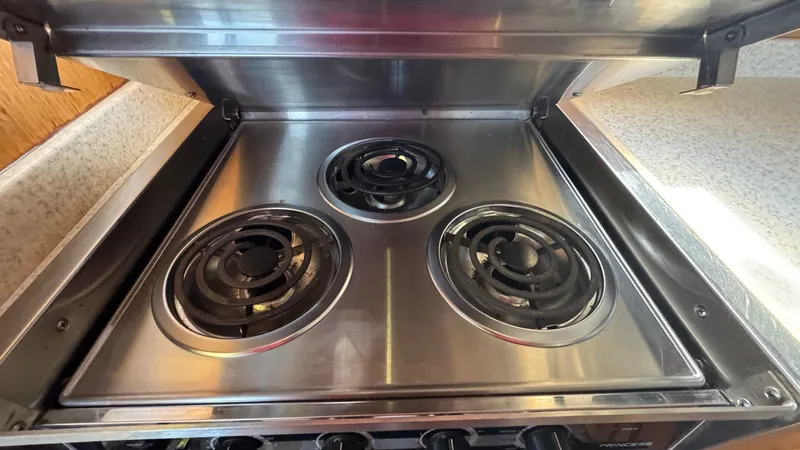 Nomo Yacht Photos Pics 1999 Mainship 350 Galley Stovetop