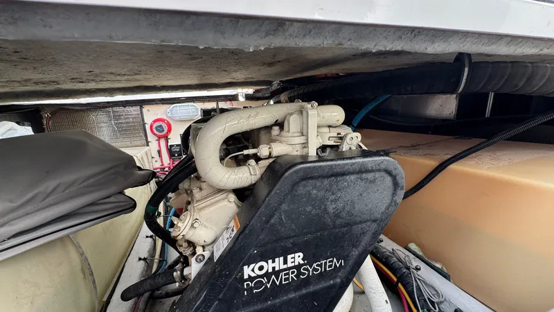 Nomo Yacht Photos Pics 1999 Mainship 350 Engine Room