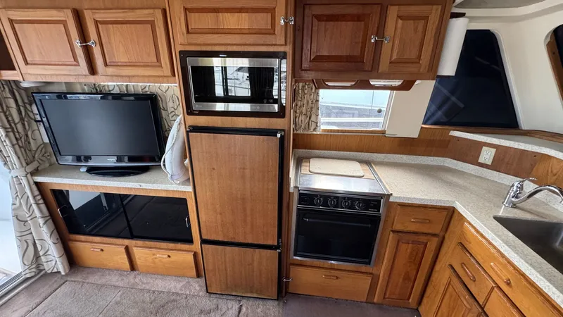 Nomo Yacht Photos Pics 1999 Mainship 350 Galley