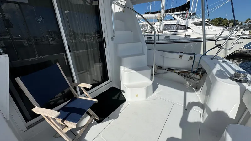 Nomo Yacht Photos Pics 1999 Mainship 350 Aft Sundeck