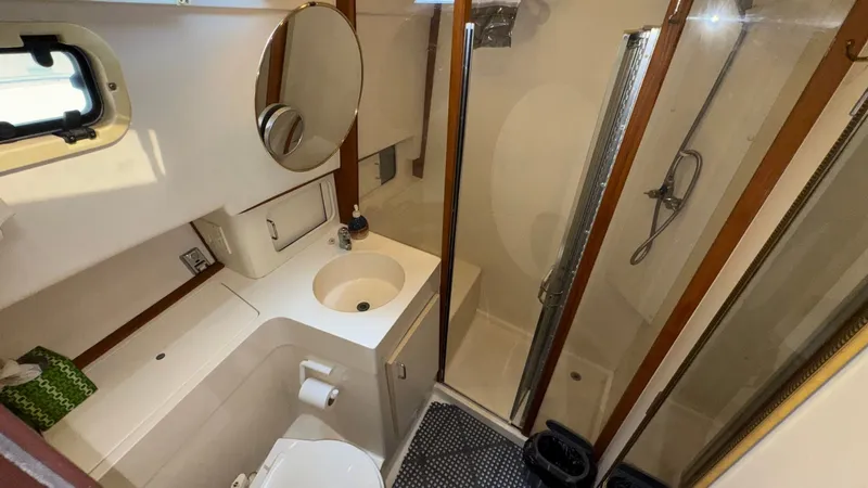 Nomo Yacht Photos Pics 1999 Mainship 350 Wet Head