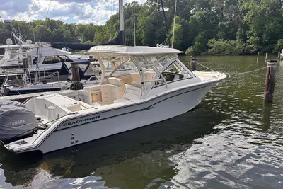 Grady-White Freedom 325