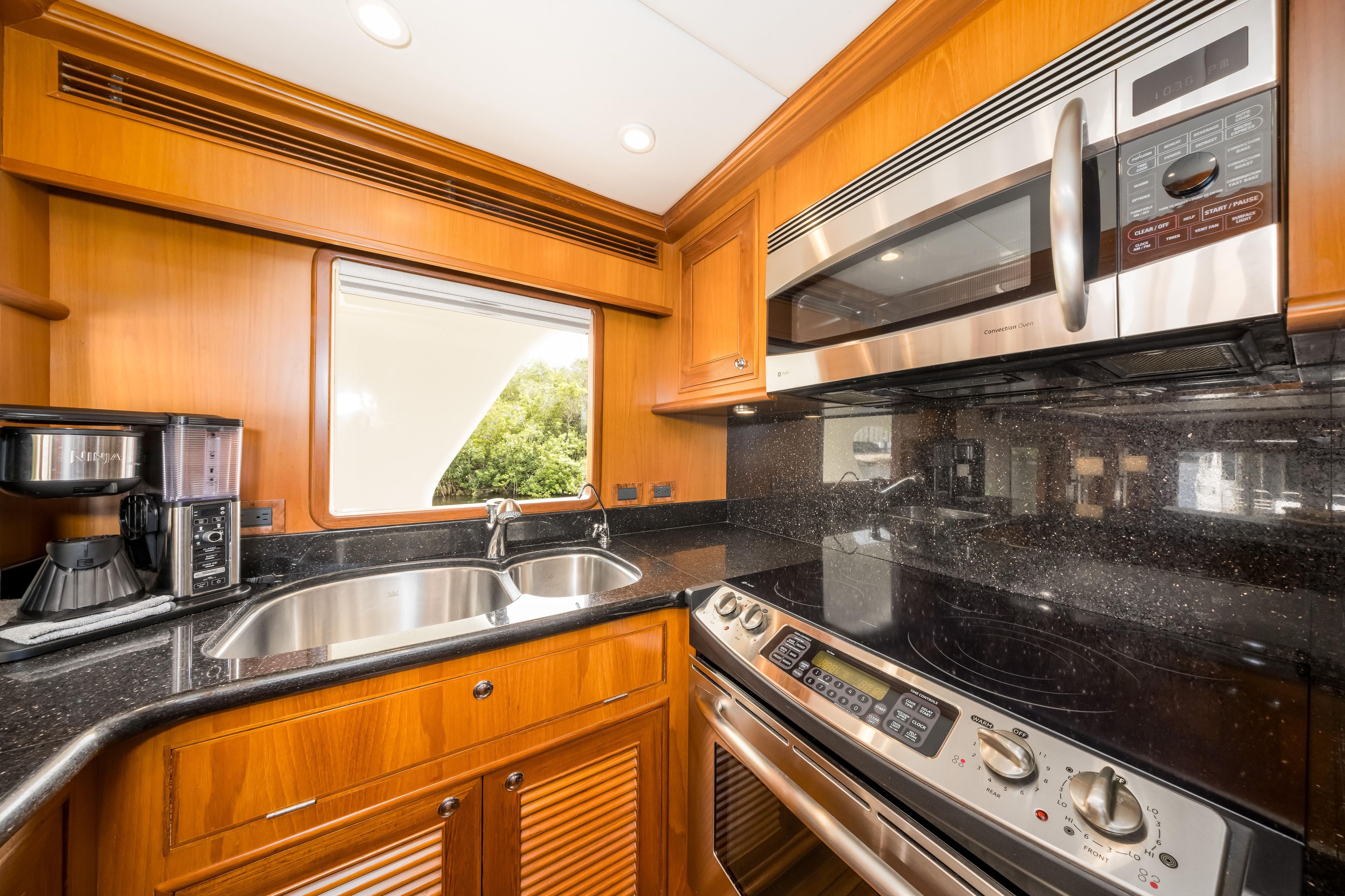 2008 Outer Reef Yachts 65 