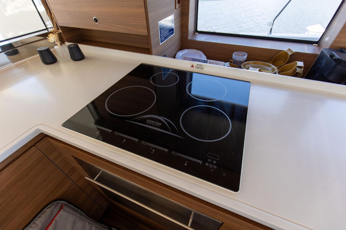 2022 Aquila 54 