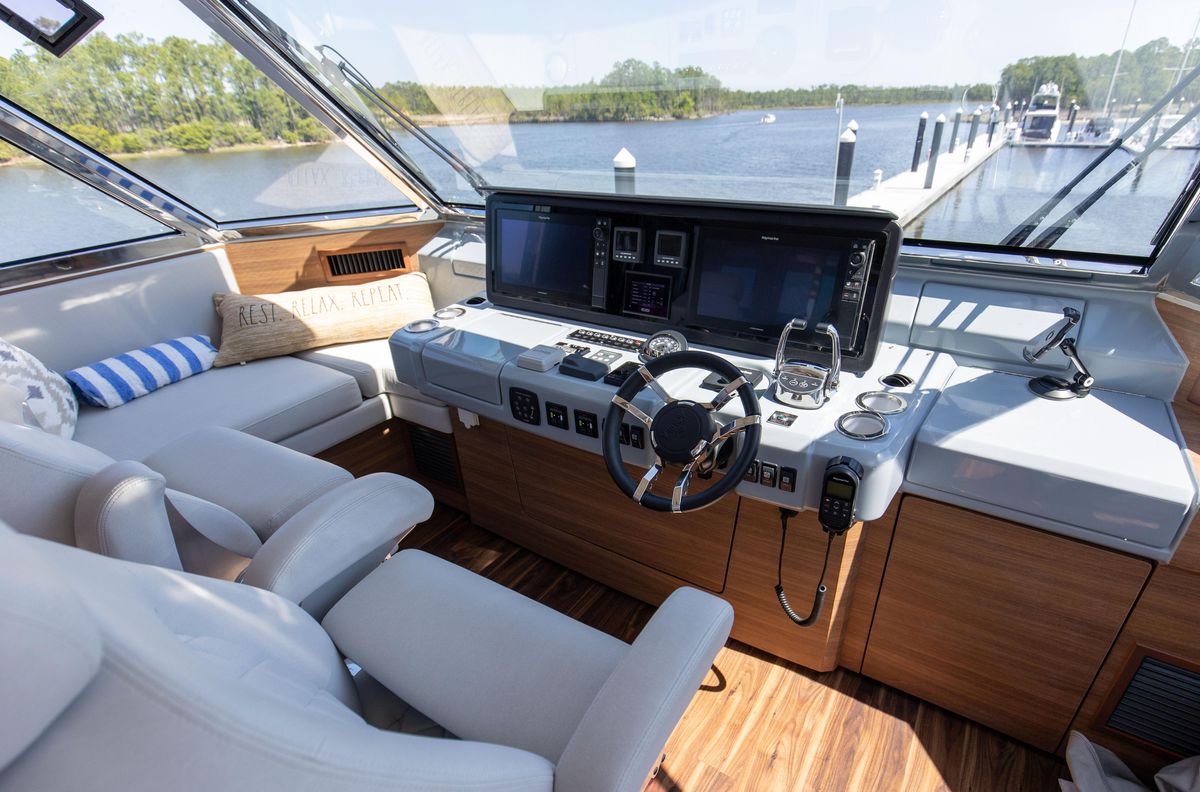 2022 Aquila 54 