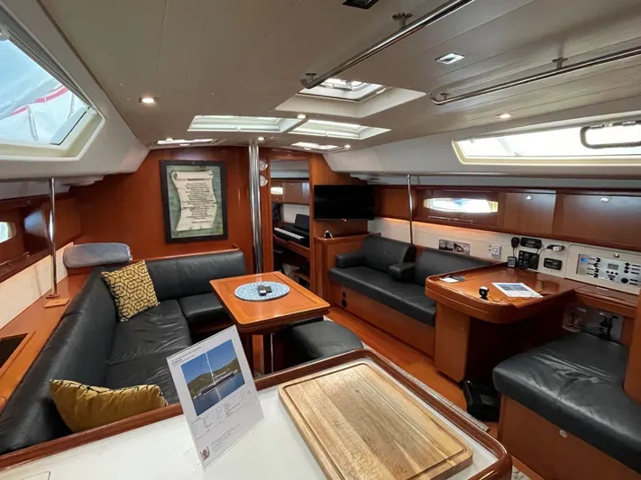 Quella Bella Yacht Photos Pics 