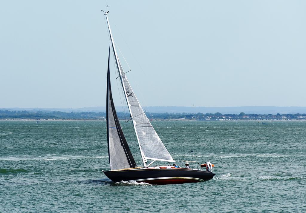 rustler 33 yacht