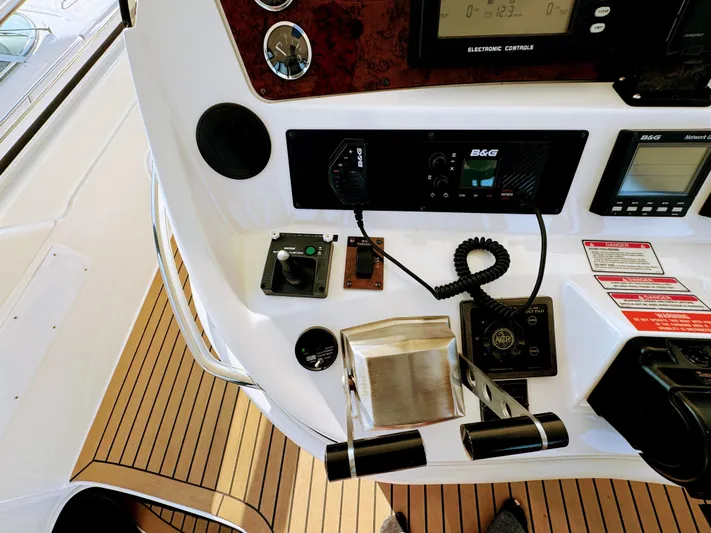 Why Knot Yacht Photos Pics 