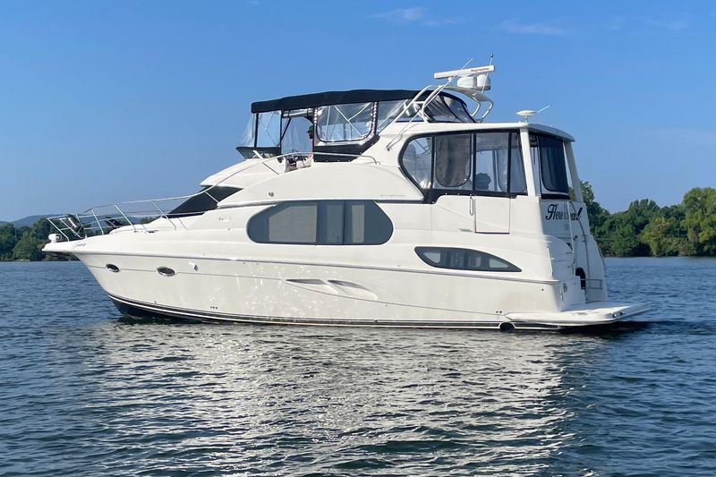 2004 Silverton 43 Motor Yacht