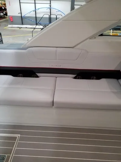  Yacht Photos Pics 2020 Formula 430 Super Sport Crossover interior seating in a showroom.