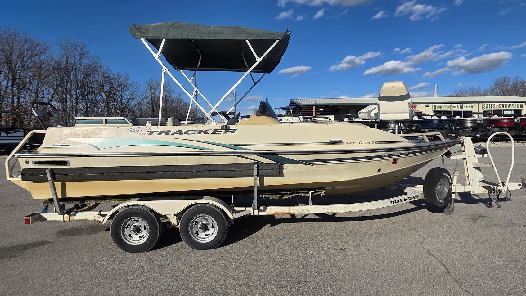 Tracker Party Deck 21