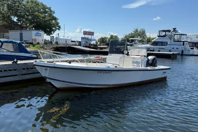 Mako 17 Center Console