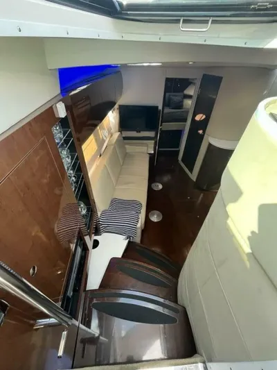  Yacht Photos Pics Interior of 2014 Four Winns V435 yacht, featuring modern design and comfortable seating.