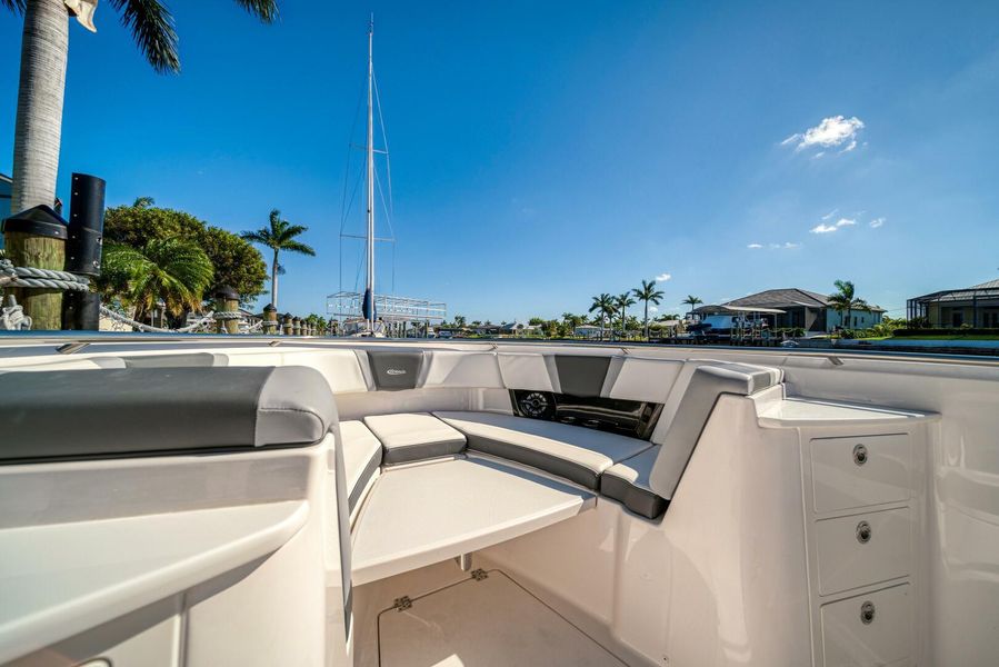 2023 Robalo 360R