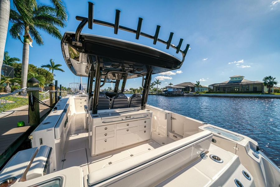 2023 Robalo 360R