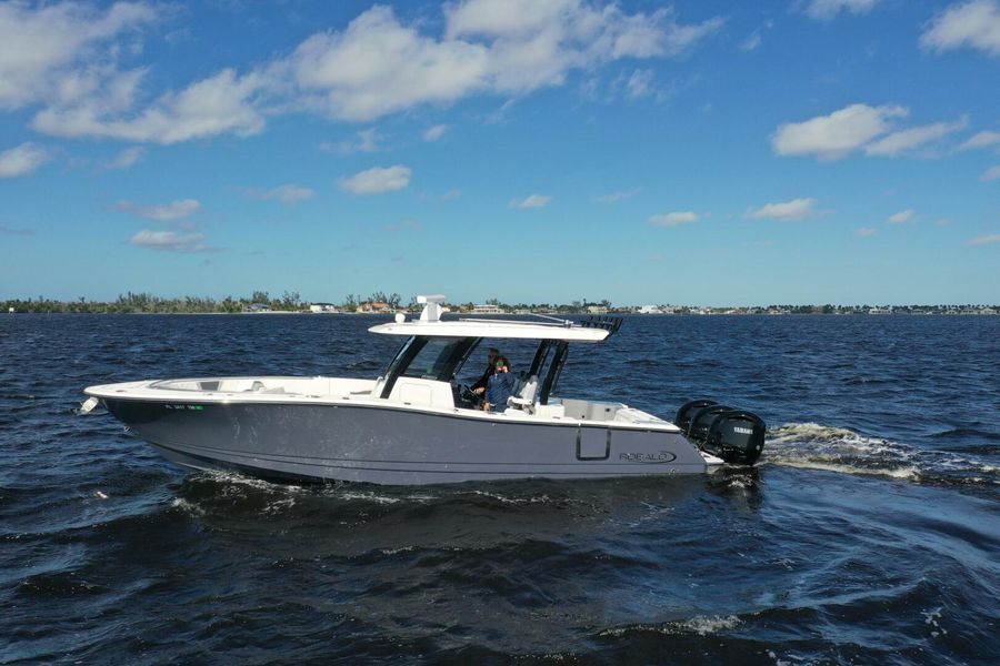 2023 Robalo 360R