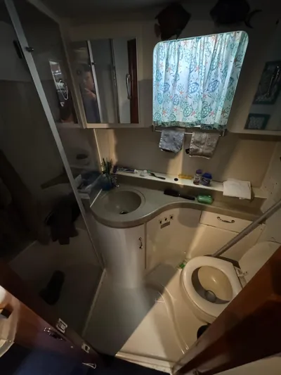 New Beginnings Yacht Photos Pics 