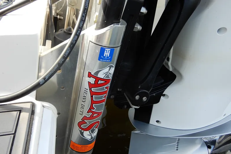  Yacht Photos Pics Atlas heavy-duty hydraulic jack plate on 2021 Concept 32' Open Deck boat.