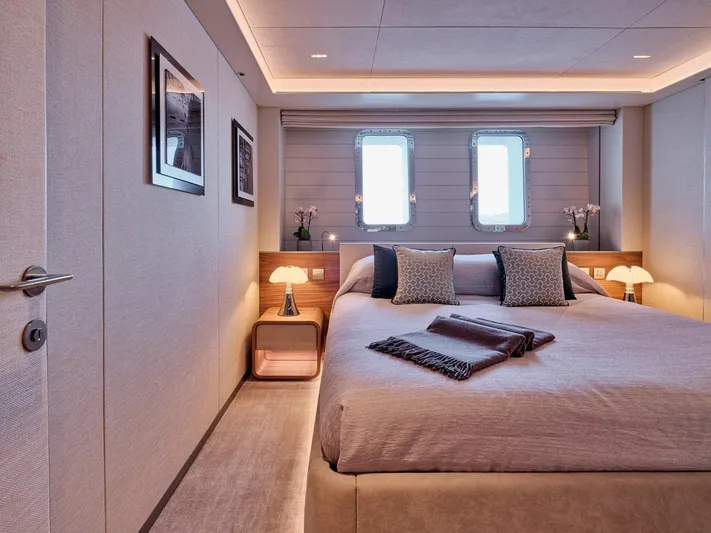 Para Bellum Yacht Photos Pics 