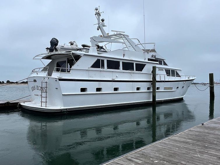 1987-85-broward-pilothouse
