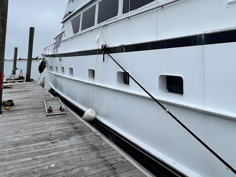 1987-85-broward-pilothouse