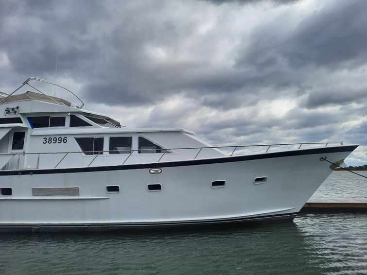 1987-85-broward-pilothouse