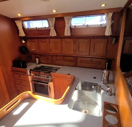 Alkemi Yacht Photos Pics 