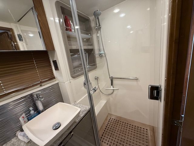 2018 Sea Ray 52 
