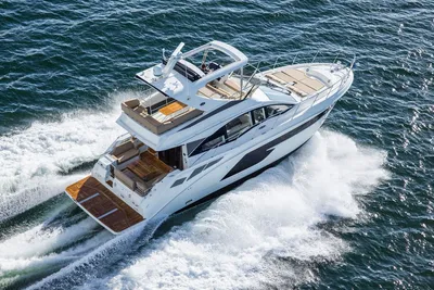 Sea Ray 520 fly