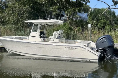 Cobia 285 Center Console