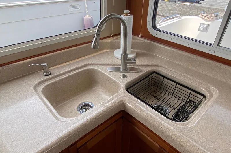 Emilie B Yacht Photos Pics 