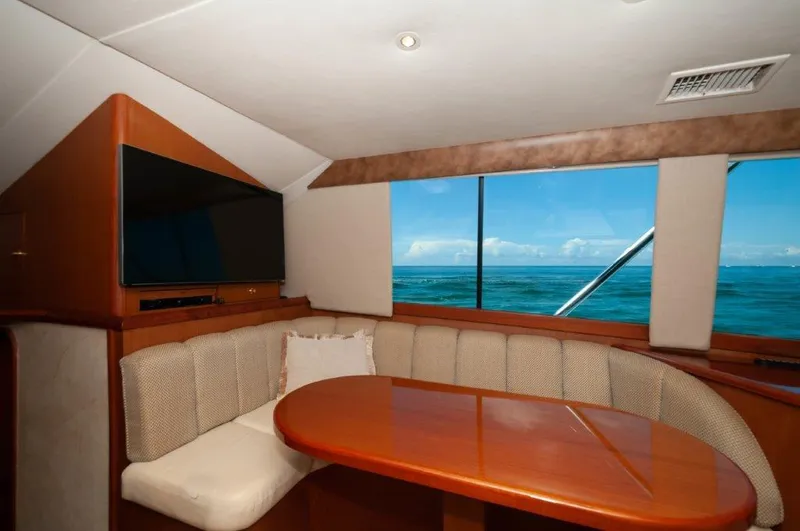 No Name Yacht Photos Pics 1998 Ocean Yachts 48 Super Sport  Dinette