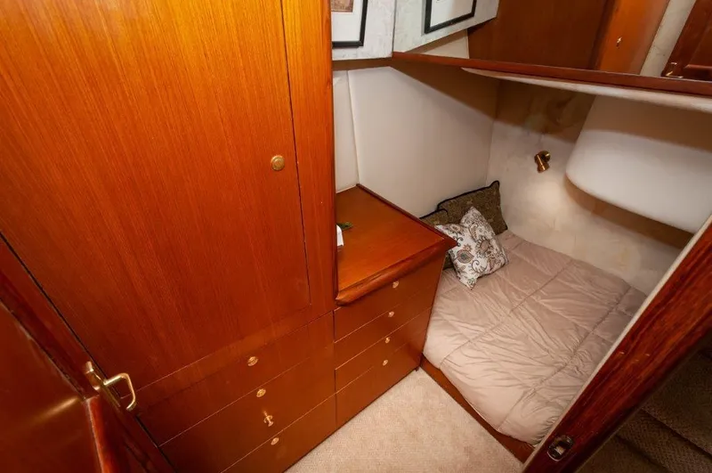 No Name Yacht Photos Pics 1998 Ocean Yachts 48 Super Sport Guest SR 2