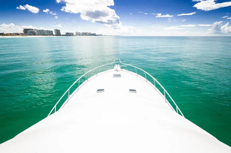 No Name Yacht Photos Pics 1998 Ocean Yachts 48 Super Sport Bow