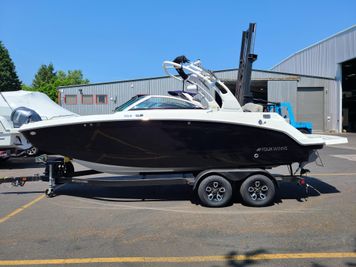 Four Winns HD3 Surf