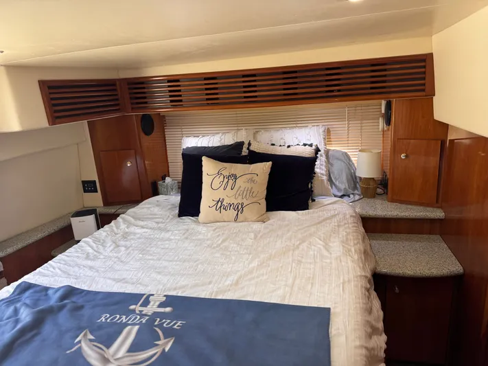Ronda-vue Yacht Photos Pics 
