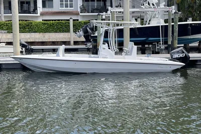 Velocity 26 BAY HYBRID