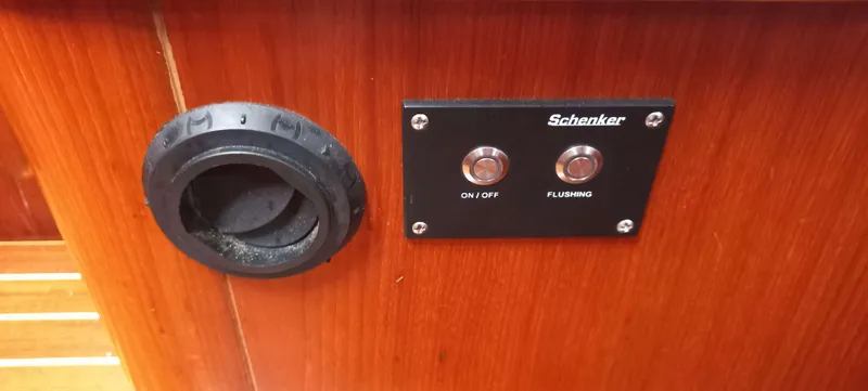 Roxanne Yacht Photos Pics 