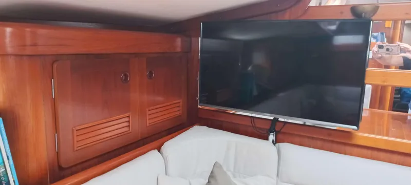 Roxanne Yacht Photos Pics 