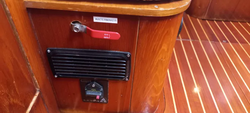 Roxanne Yacht Photos Pics 