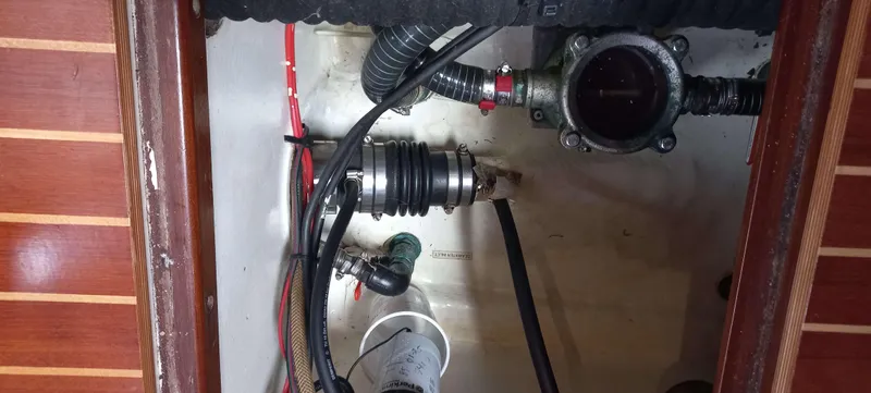 Roxanne Yacht Photos Pics 