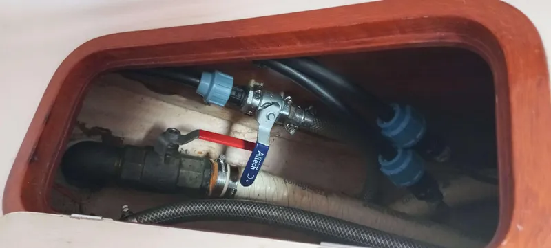 Roxanne Yacht Photos Pics 