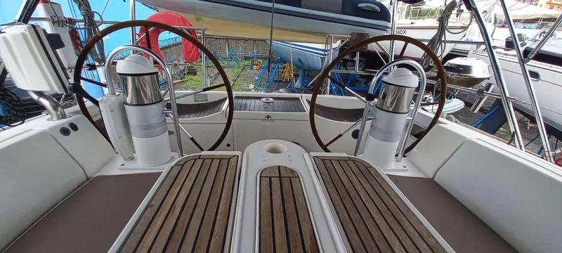 Roxanne Yacht Photos Pics 