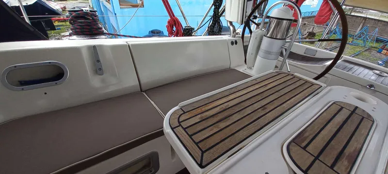 Roxanne Yacht Photos Pics 