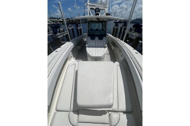 Five Wahoos Yacht Photos Pics HCB 42 Five Wahoos - Bow