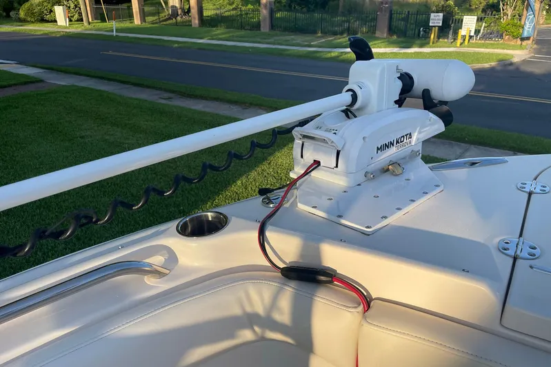  Yacht Photos Pics 2021 Grady-White Freedom 275 boat with Minn Kota Terrova trolling motor.