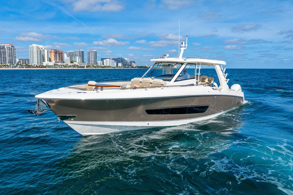 2024 Boston Whaler 42 