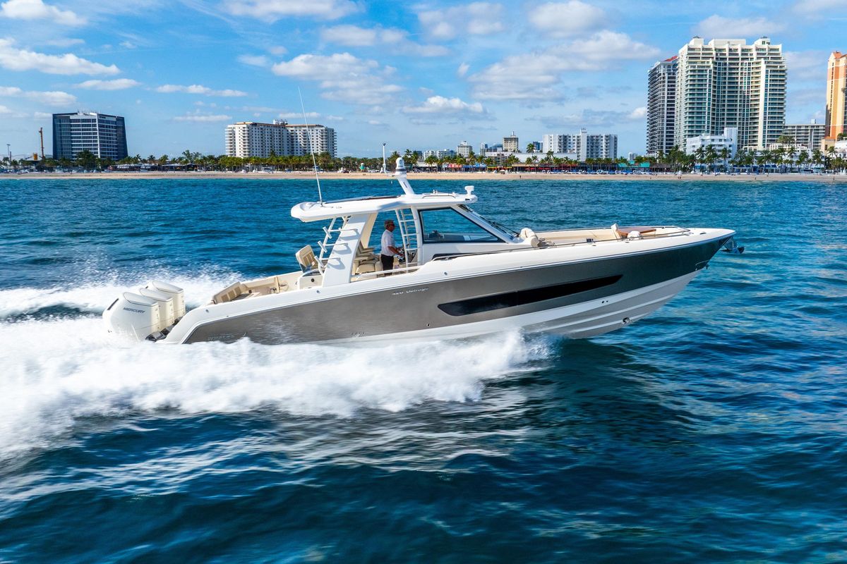 2024 Boston Whaler 42 